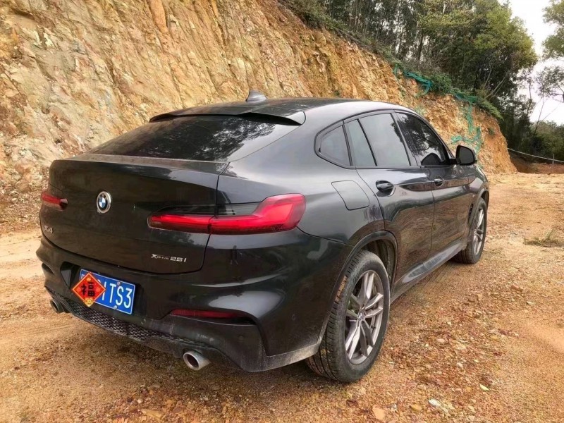 广州21年宝马X48