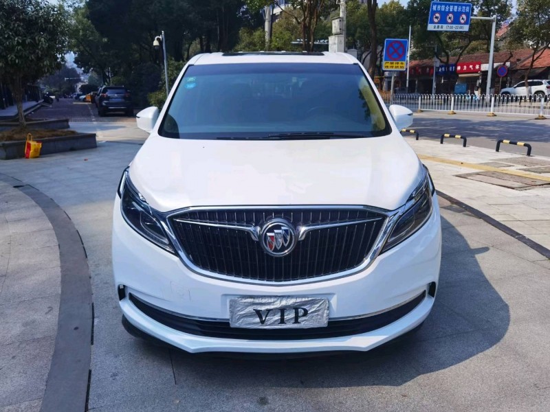 武汉17年别克GL81