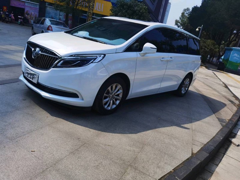 武汉17年别克GL83