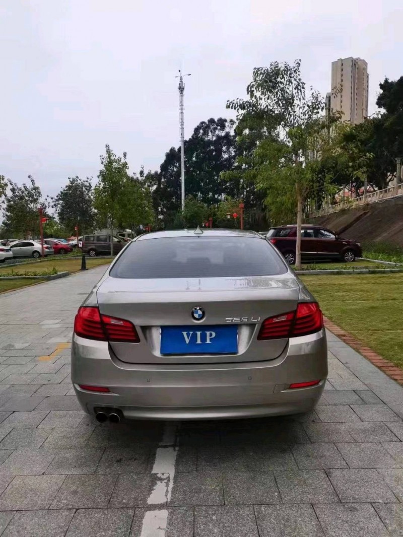 广州17年宝马5系9