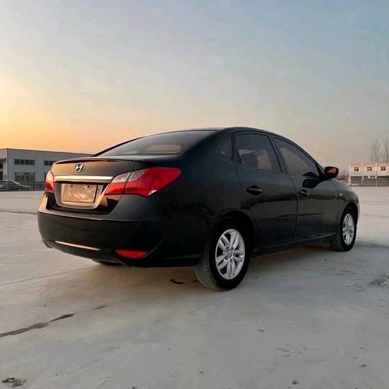 北京12年现代悦动8