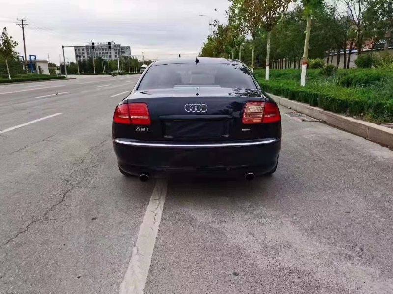 重慶08年奧迪A8L3
