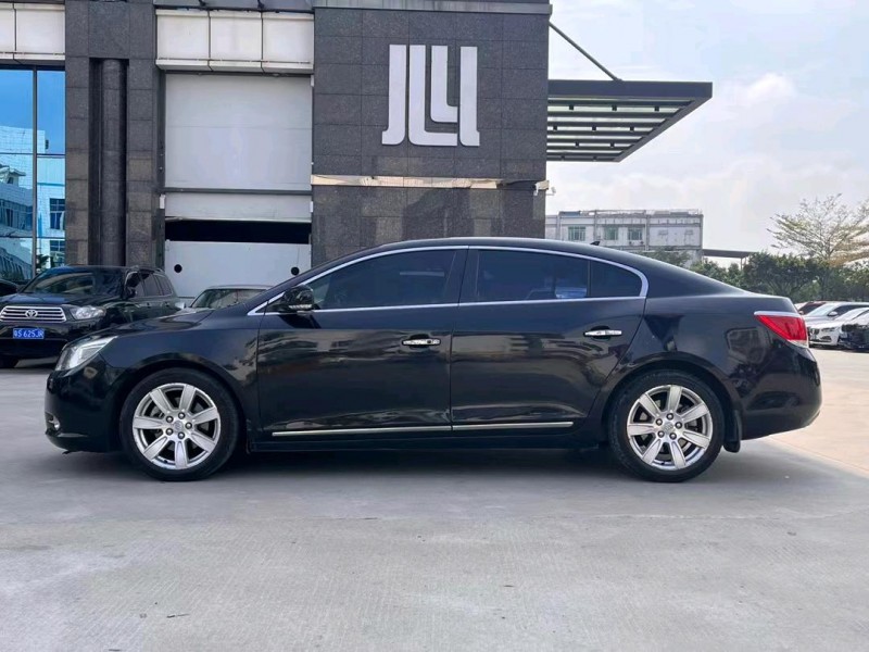 东莞12年别克君越5