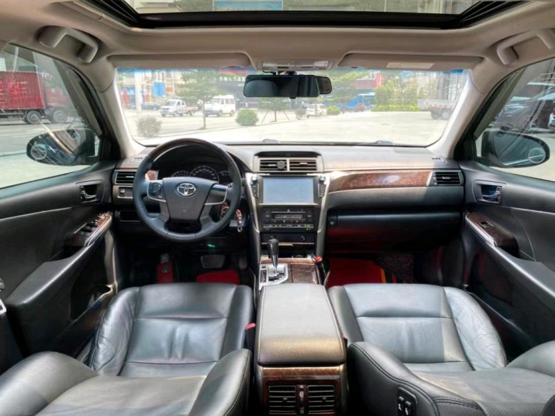 东莞16年丰田凯美瑞5