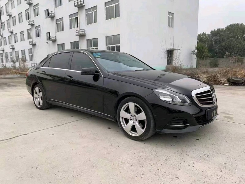 北京14年奔驰E8
