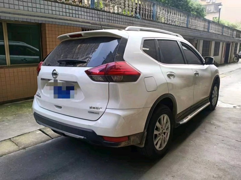 婁底19年日產奇駿3