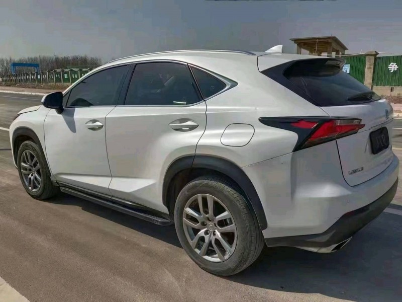 安陽17年雷克薩斯NX4
