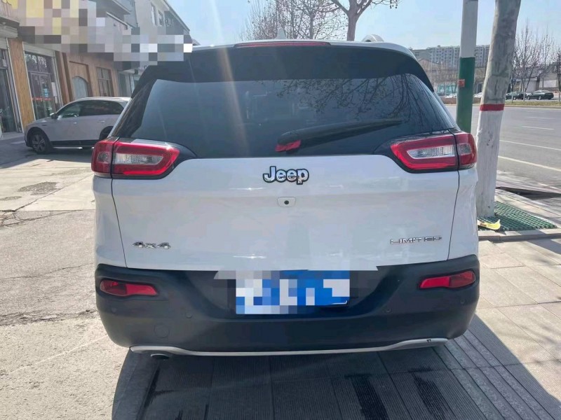 日照17年Jeep自由光6