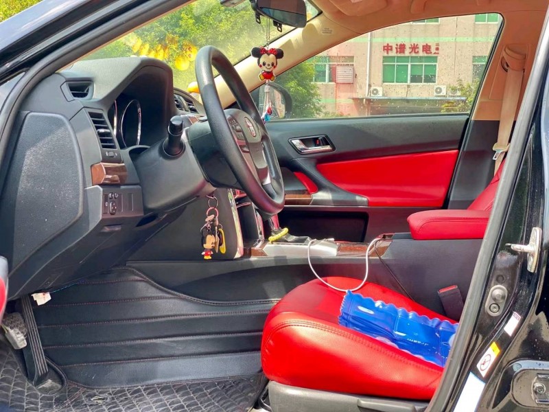 东莞14年丰田锐志8