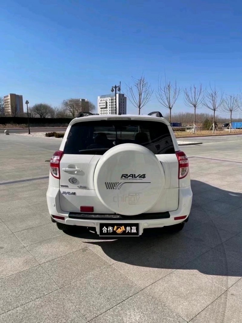 滄州13年豐田RAV49