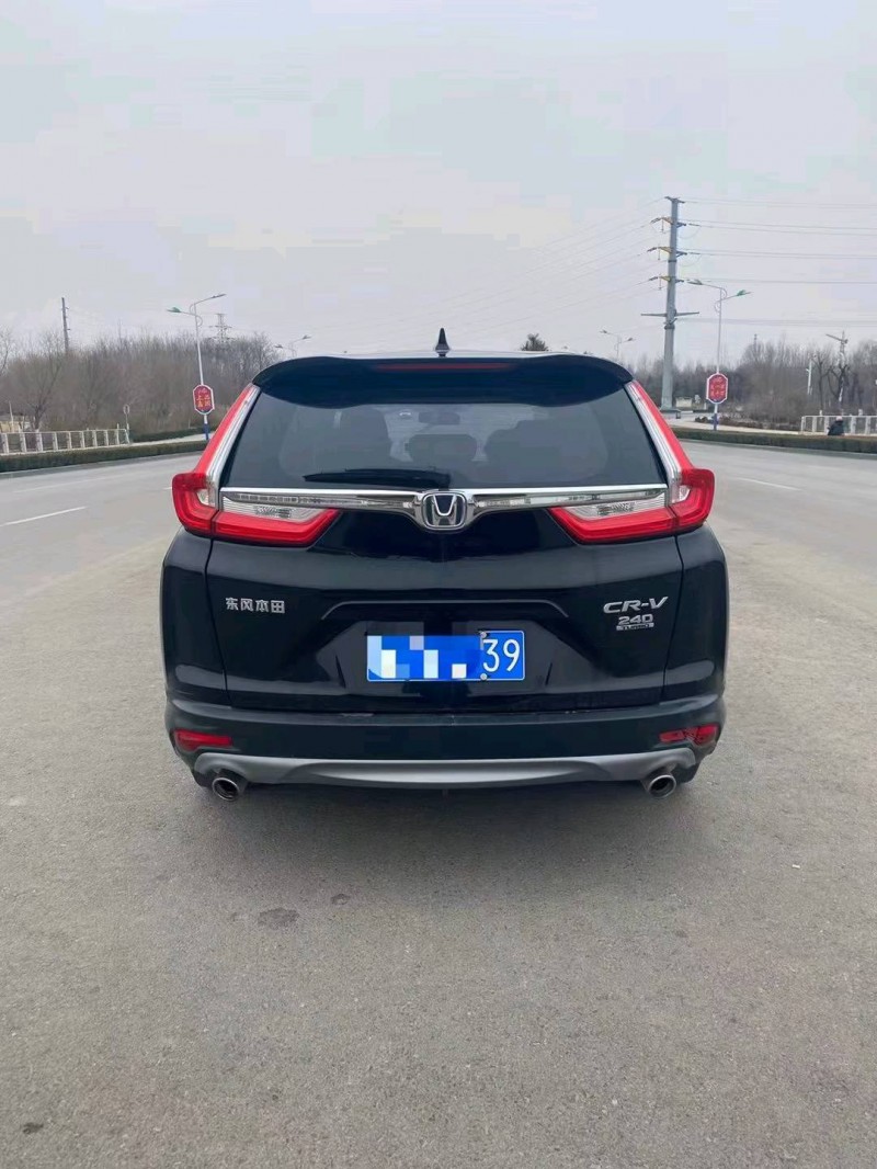 泰安17年本田CR-V4