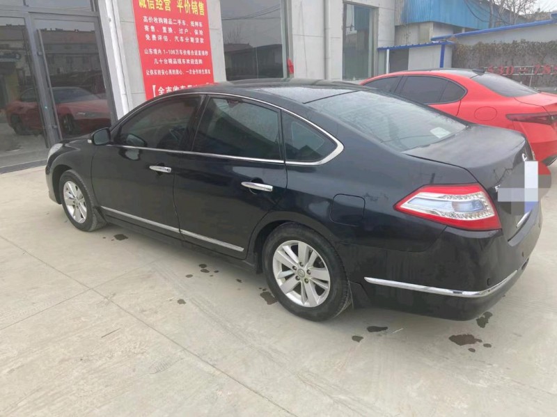威海12年日產天籟7