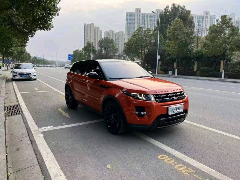 張家界15年路虎極光2