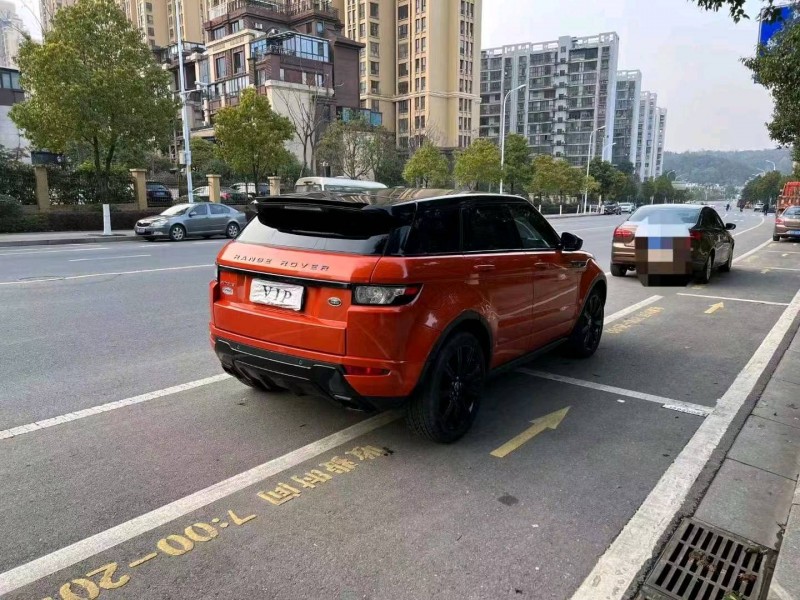 張家界15年路虎極光5