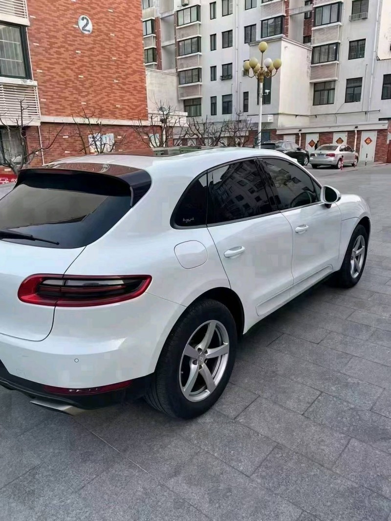 煙臺16年保時捷Macan7