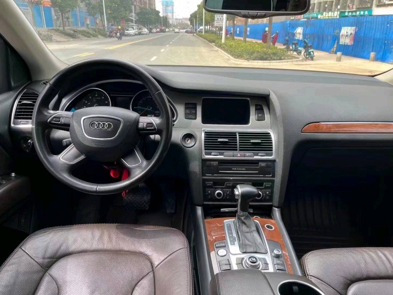 常德13年奧迪Q75