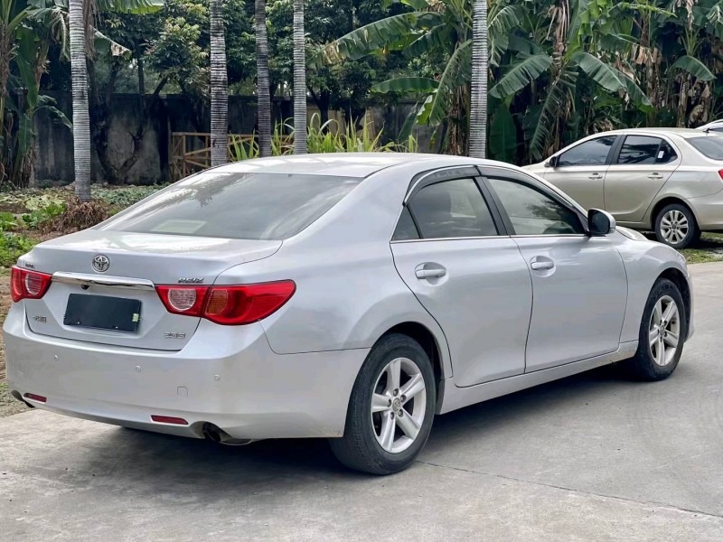 东莞13年丰田锐志4