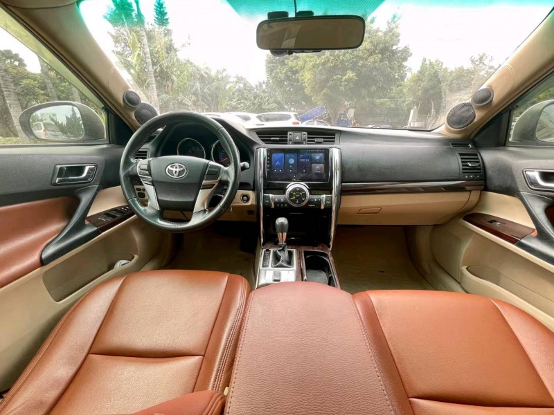 东莞13年丰田锐志8