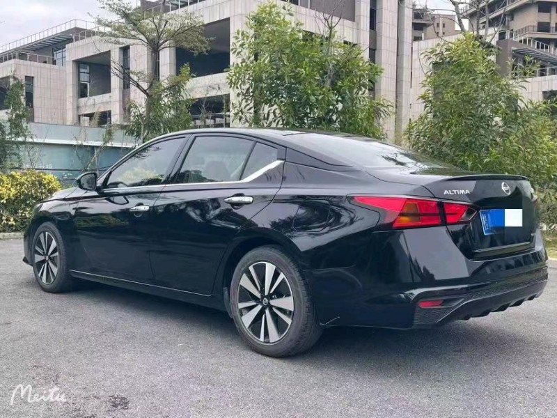 南寧20年日產天籟3