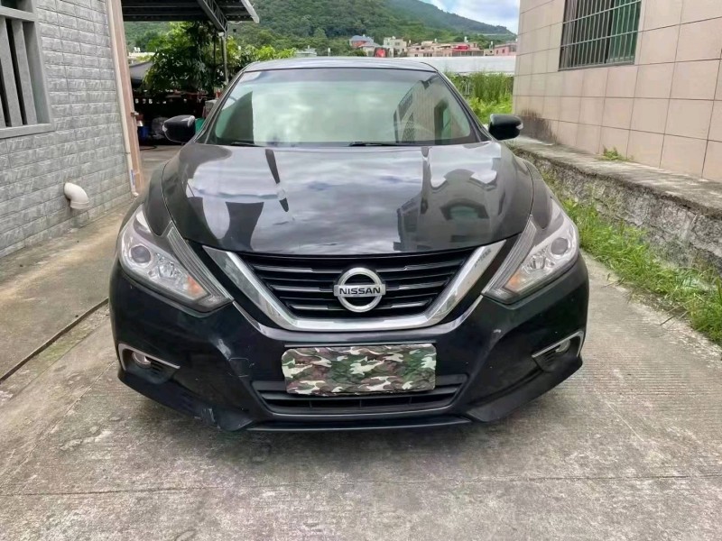 六盤水17年日產天籟1