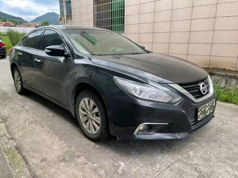 六盤水17年日產天籟2