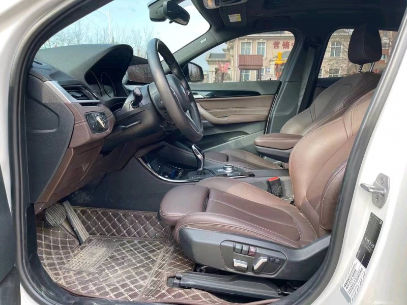 东营21年宝马X28