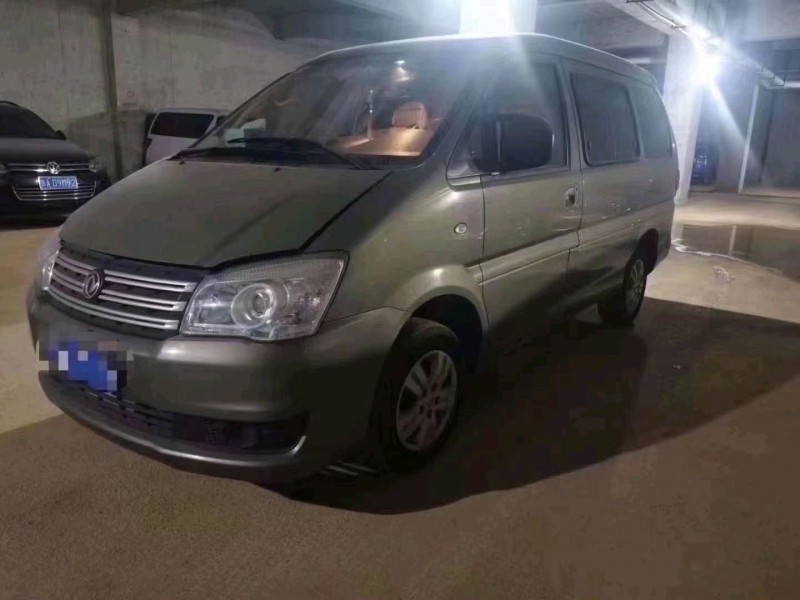 銅仁19年東風菱智M32