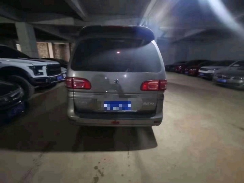 銅仁19年東風菱智M38