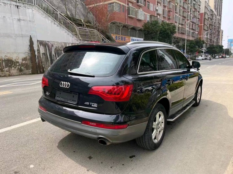 岳陽13年奧迪Q76