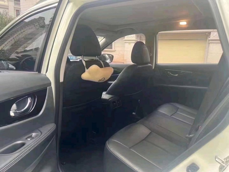 佛山20年日產奇駿5