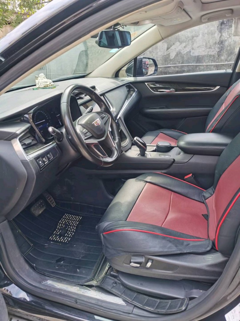 中山17年凱迪拉克XT53