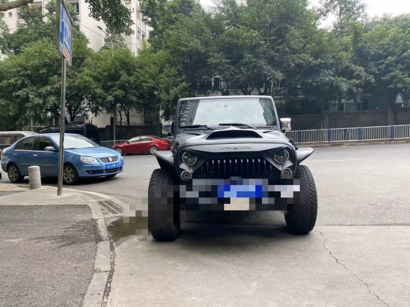 重慶09年Jeep牧馬人9