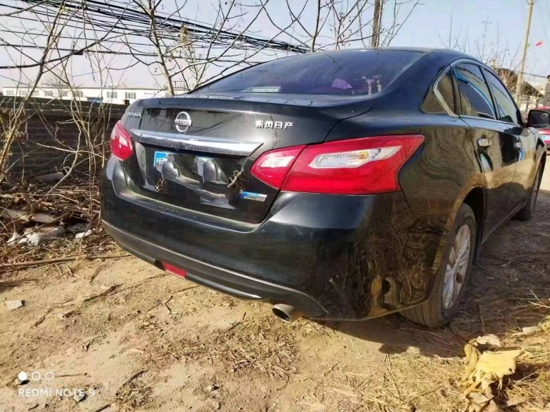 安陽17年日產天籟4