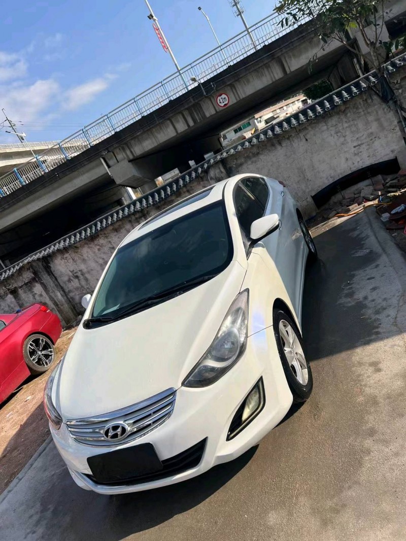 广州12年现代朗动2