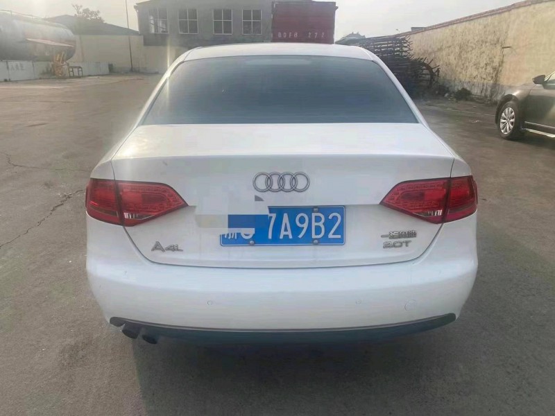 煙臺12年奧迪A4L8