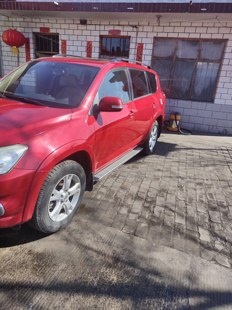 晉中12年豐田RAV44