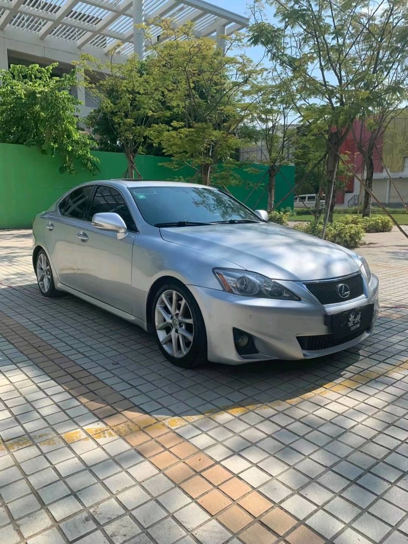广州10年雷克萨斯IS2