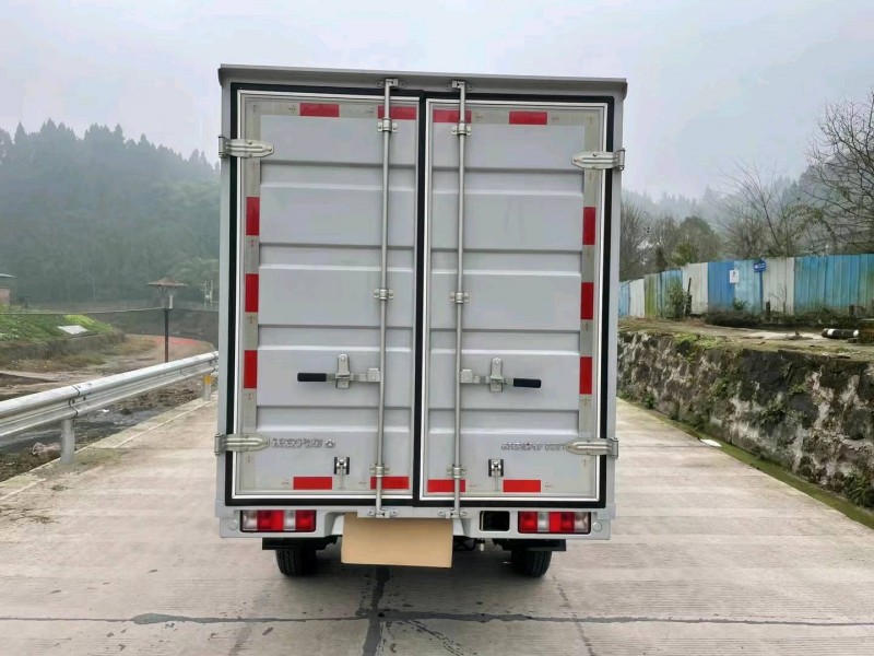 重慶21年長安汽車星光6