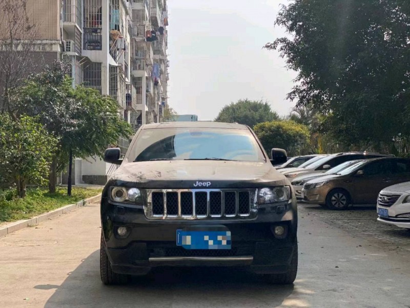 廈門12年Jeep大切諾基1