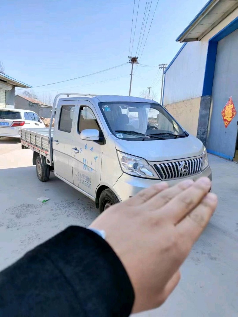 煙臺20年長安汽車睿行S50T3