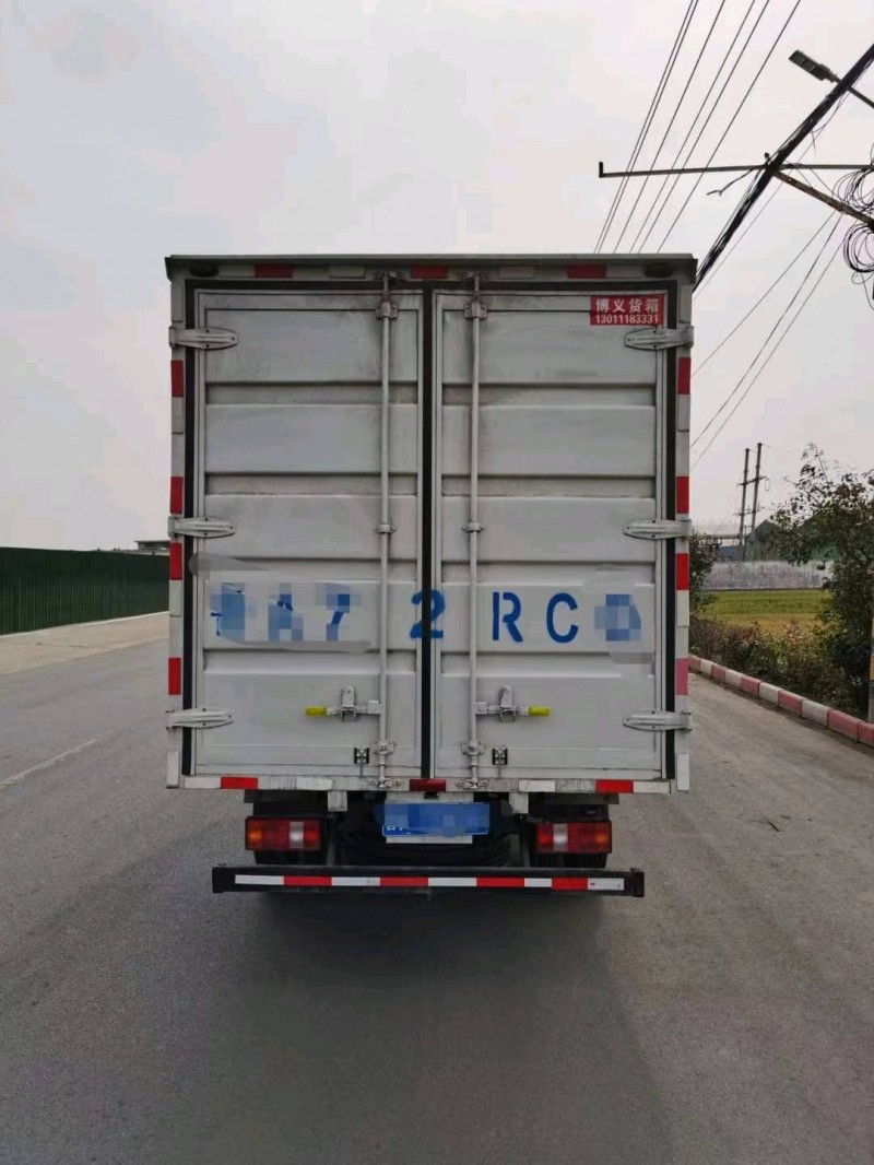 臨沂21年卡車系列重汽豪沃8