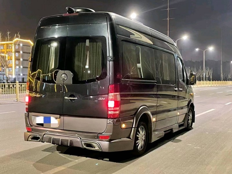 北京12年奔驰斯宾特3