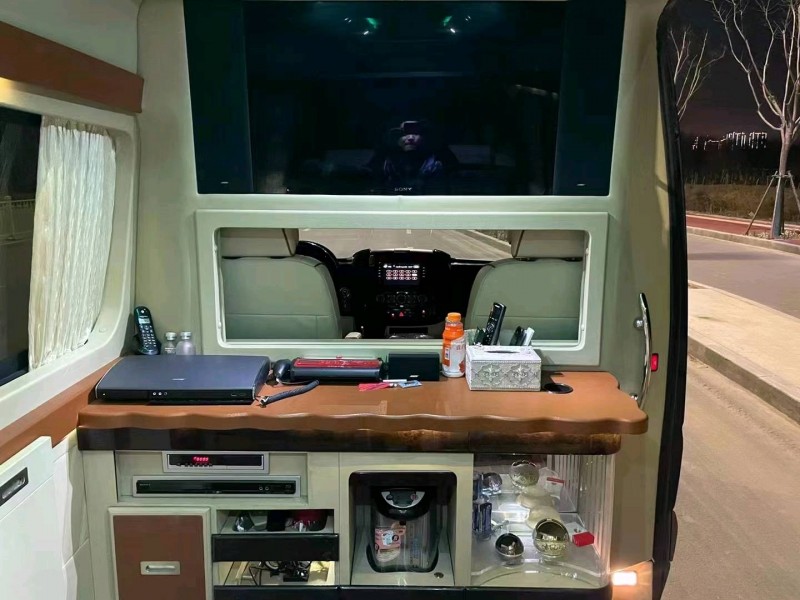 北京12年奔驰斯宾特1