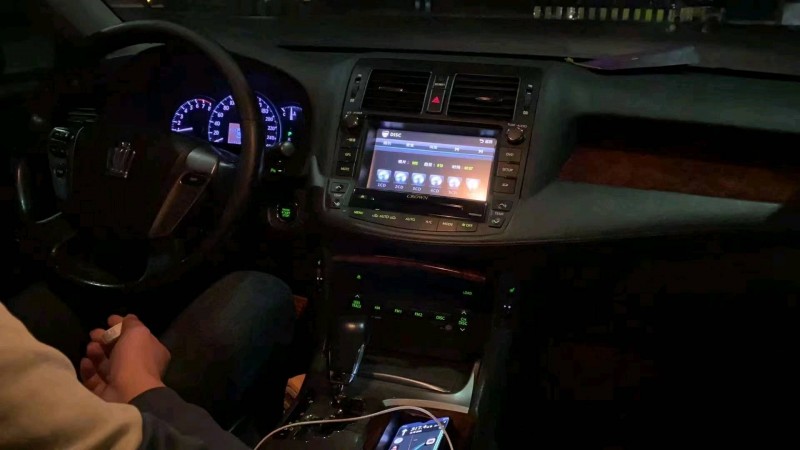 北京13年丰田皇冠4