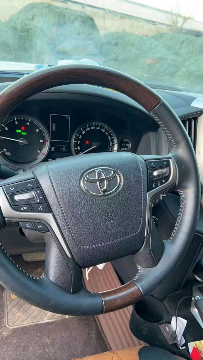 北京18年丰田兰德酷路泽6