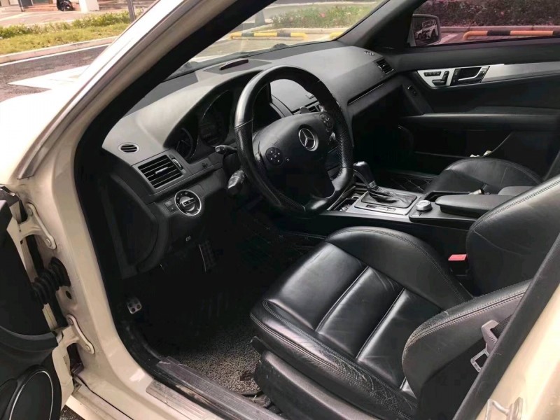 紹興11年奔馳AMG C6