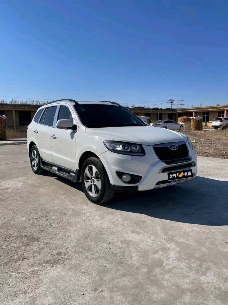 北京12年现代全新胜达7