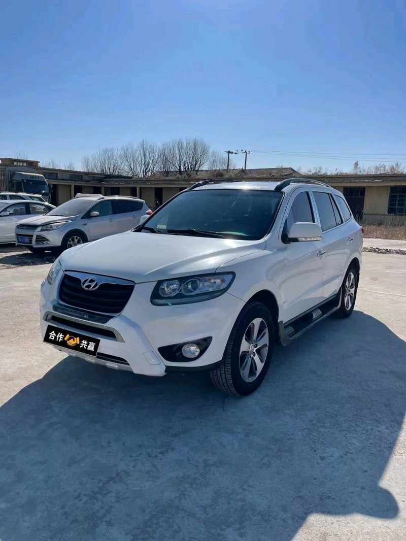 北京12年现代全新胜达8