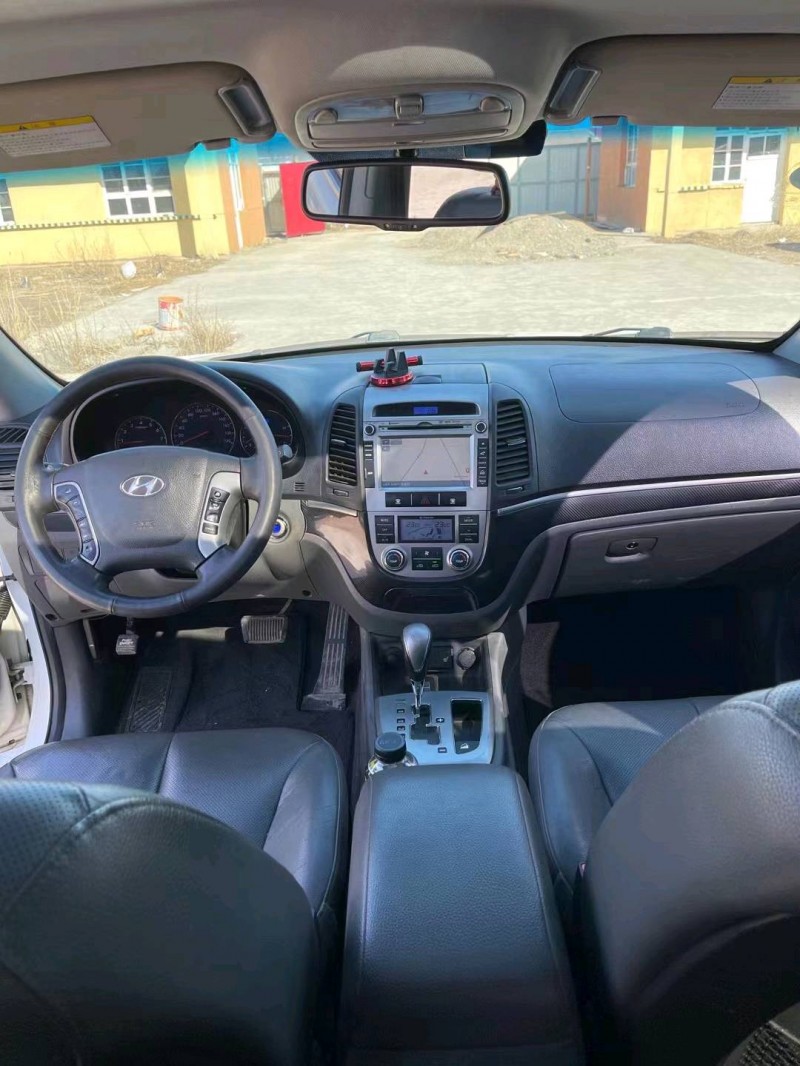 北京12年现代全新胜达4