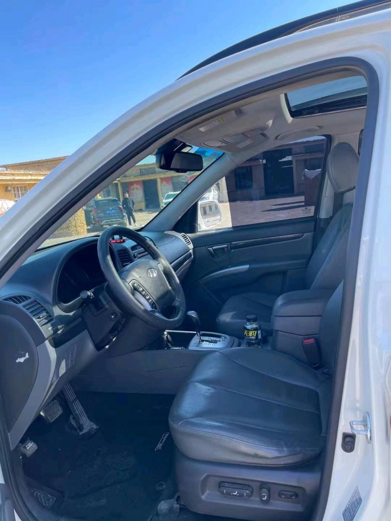 北京12年现代全新胜达1